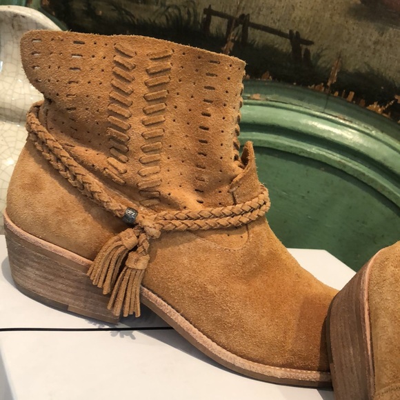 Dolce Vita Kade Boots - Picture 2 of 6